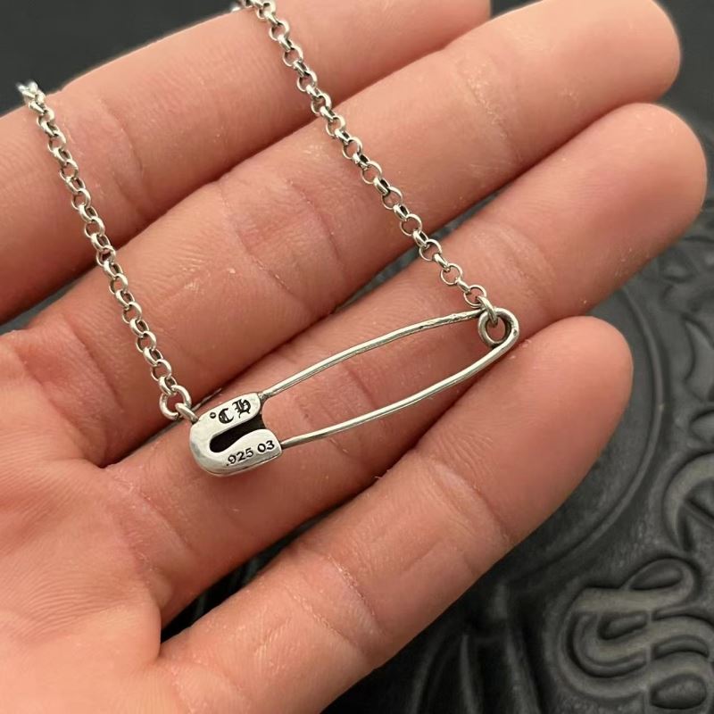 Ch*0me He**ts necklaces